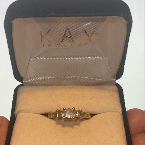 Three-Stone Diamond Ring 1 ct tw Princess-cut 14K White Gold - Picture 5 of 8